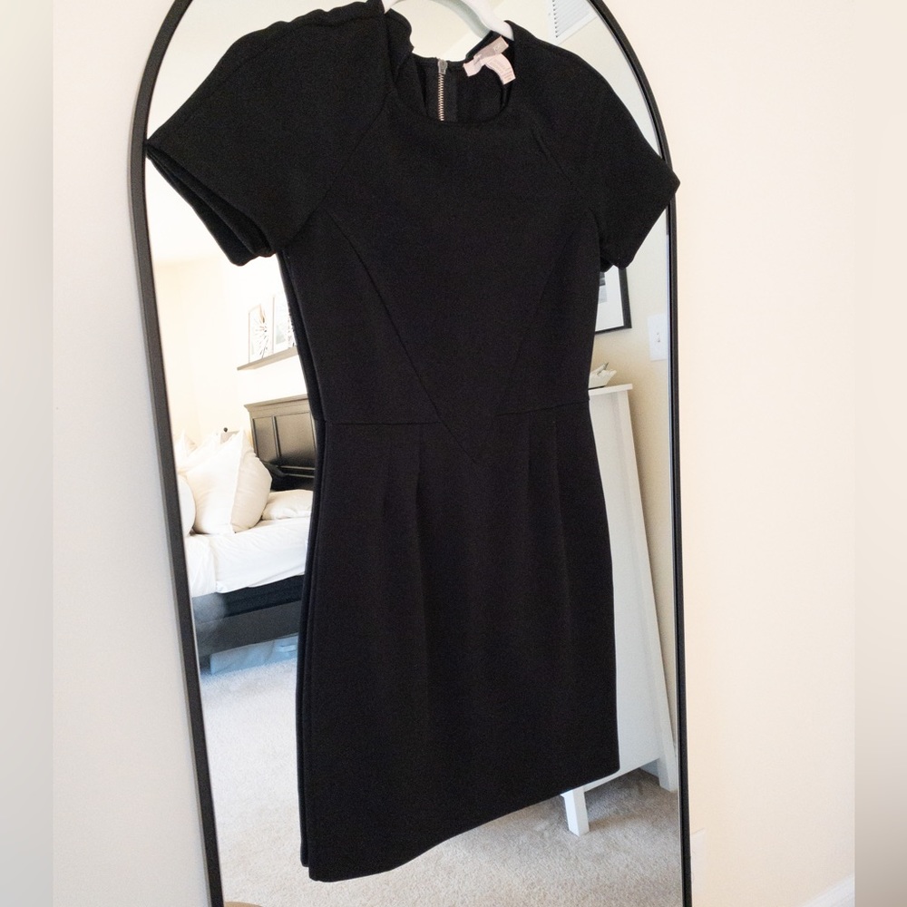 F21 black short sleeve dress